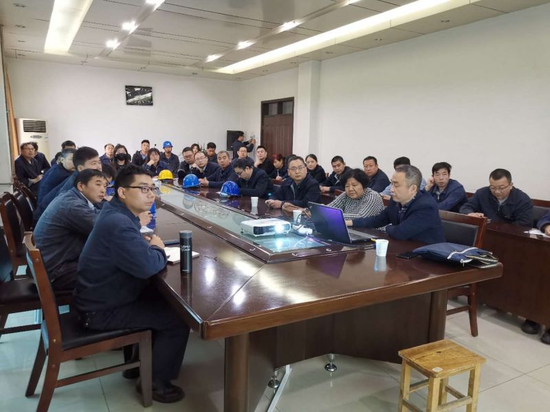 
				   
					學(xué)習(xí)固體廢物防治法、提高環(huán)境治理能力——黃河同力舉辦新版《固體廢物污染環(huán)境防治法》培訓(xùn)班
				 